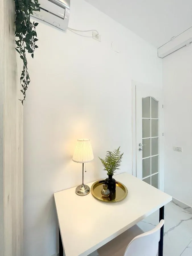 Apartament Cozy Central Small Studio Near Park Bucureşti